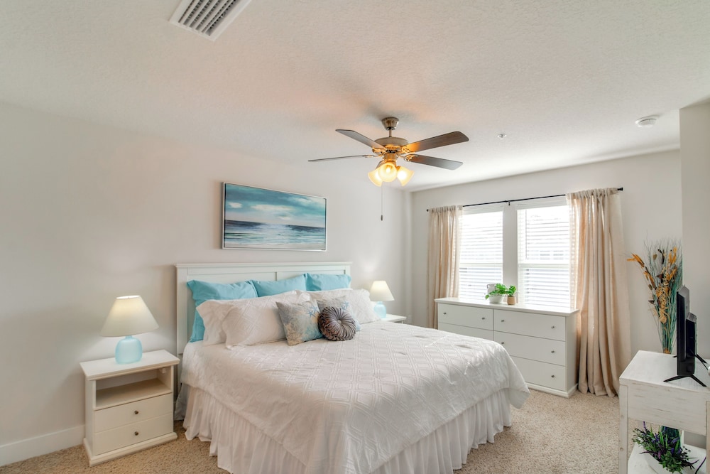 Pensacola Retreat w/ Pool Access, 20 Mi to Beach
