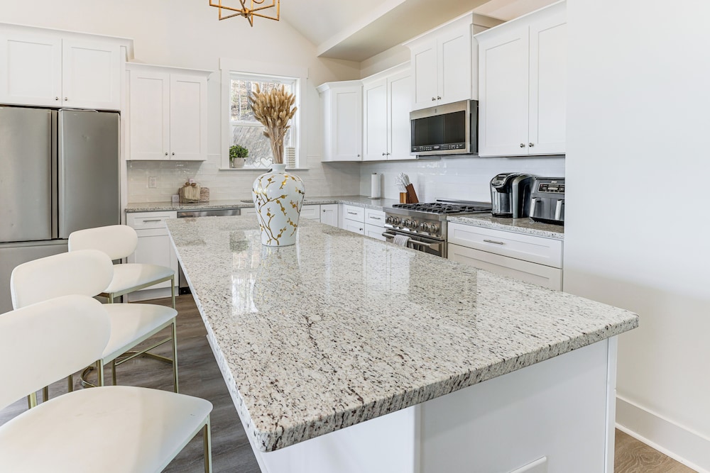 Private Lakeview Haven in Rockford