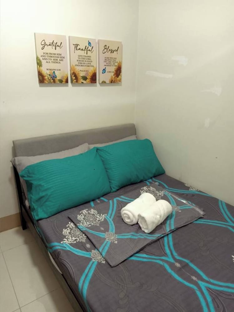 Len's Den3 2BR Condo Mall of Asia Manila