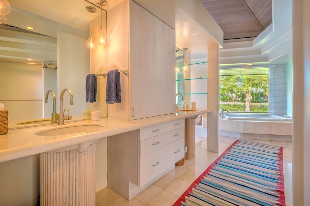 Anini Beachfront Home