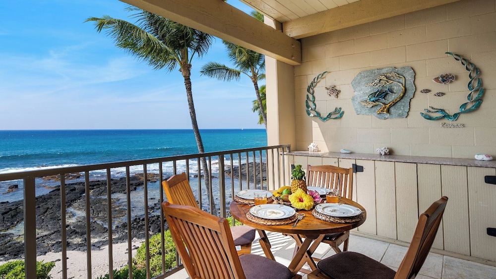 Direct Ocean Front - Close to Town - AC - Upper Floor- Vrkcv