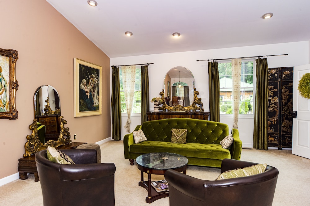 Stone Manor Boutique Inn - Property Image 63