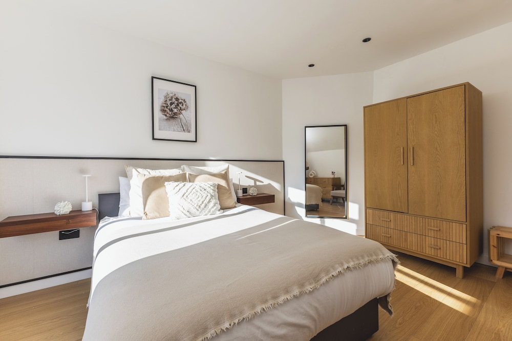 Beautiful Flat in Acton