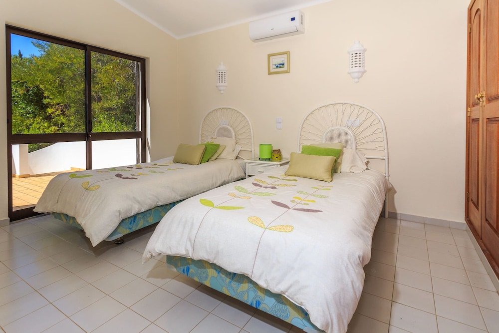 Floresta Fabulous Villa Close to Beach and Golf
