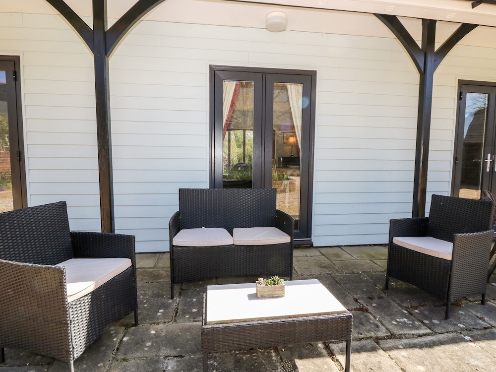 Ryde Vacations - The Coach House - Property Image 2