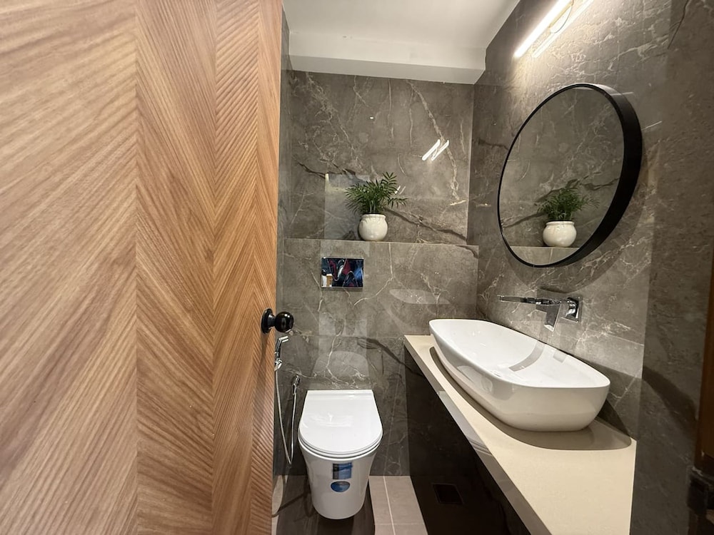 Stylish 1BR With Pool 5 Mins to Candolim Beach