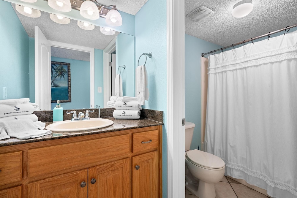 Ocean Breeze East 201