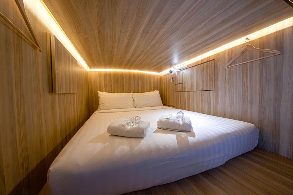 CUBE Boutique Capsule Hotel at Chinatown 17