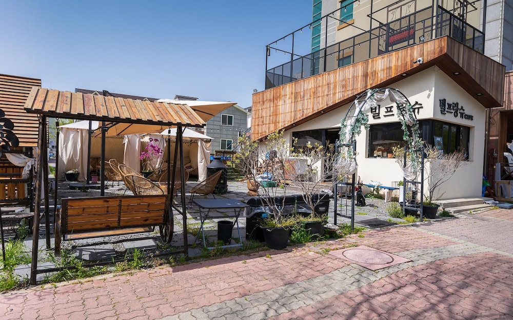 Boryeong Aroma Pensiontel view 2