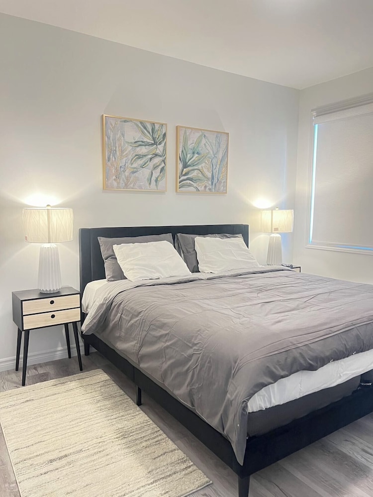 Bentley Commons Fallsview Towns
