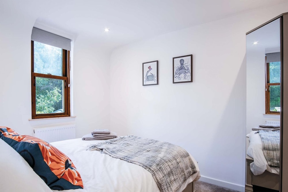 Flat 2 - 1 Bedroom Apartment - Tenby