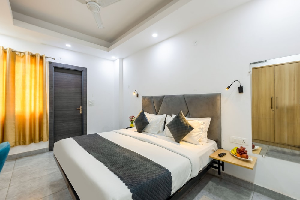 Hotel Admire Inn Sec - 104 By ASPL