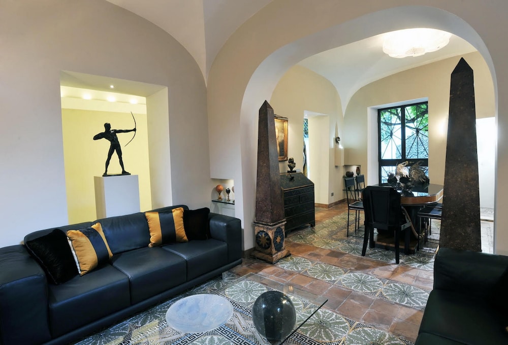 La Palazzina Santa Dorotea Splendid Rome Townhouse With Courtyard Garden