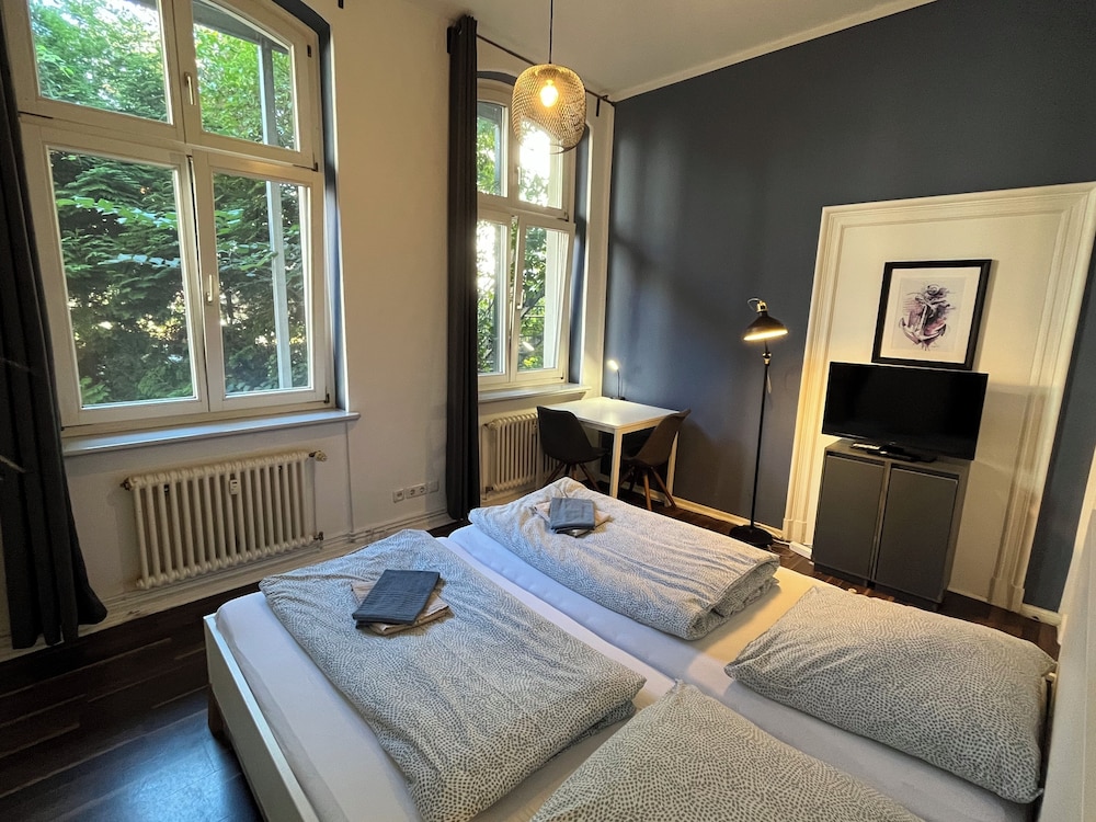 Blue Doors Hostel Altstadt