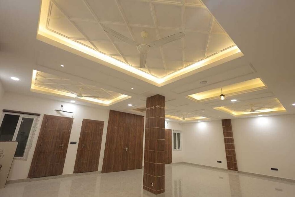 PriyaKunj Dham Guest House