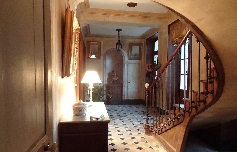 Une Maison de Famille view 3