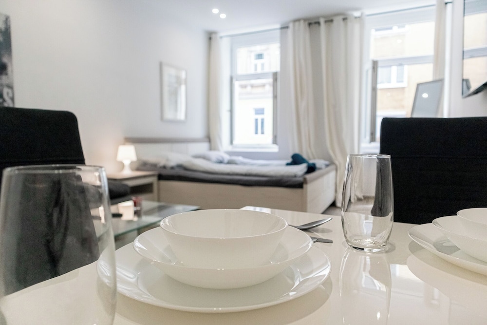 Central Vienna Elegant 1BR Apartment