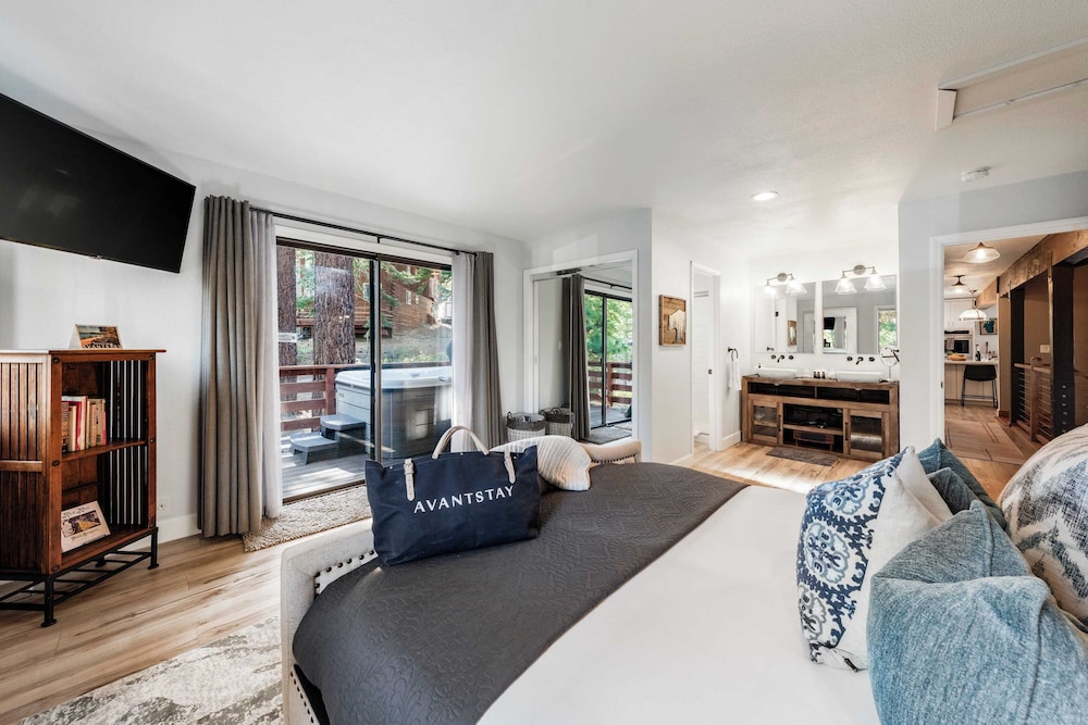 Geraldine Drive by Avantstay Hot Tub, Views, Walk to Trails + Game Room