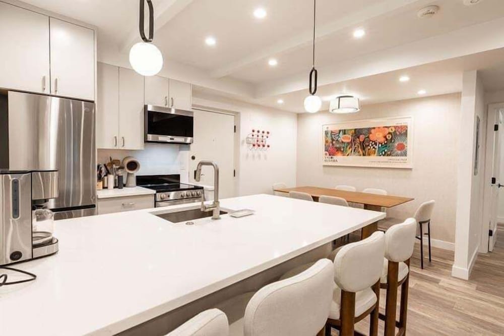 Villa Cortina Condo with 5 Minutes Walk to Gondola by RedAwning view 3
