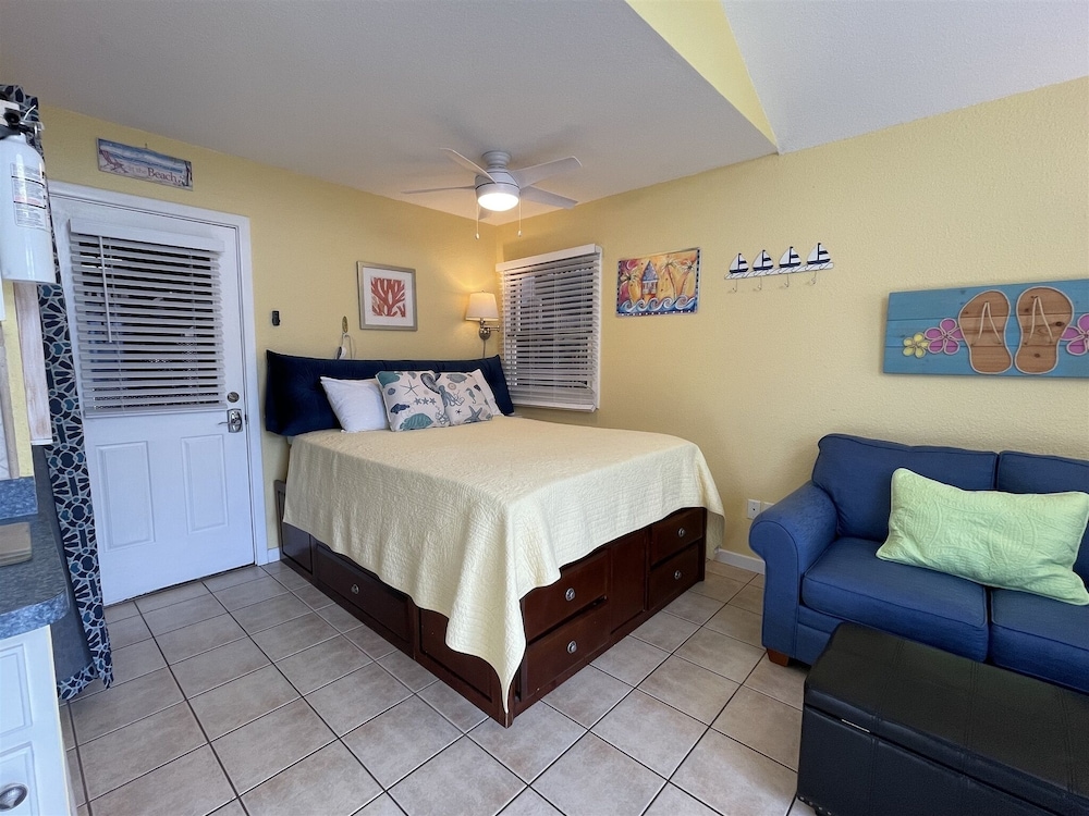 14 Ocean View Cottage Condo by RedAwning view 4