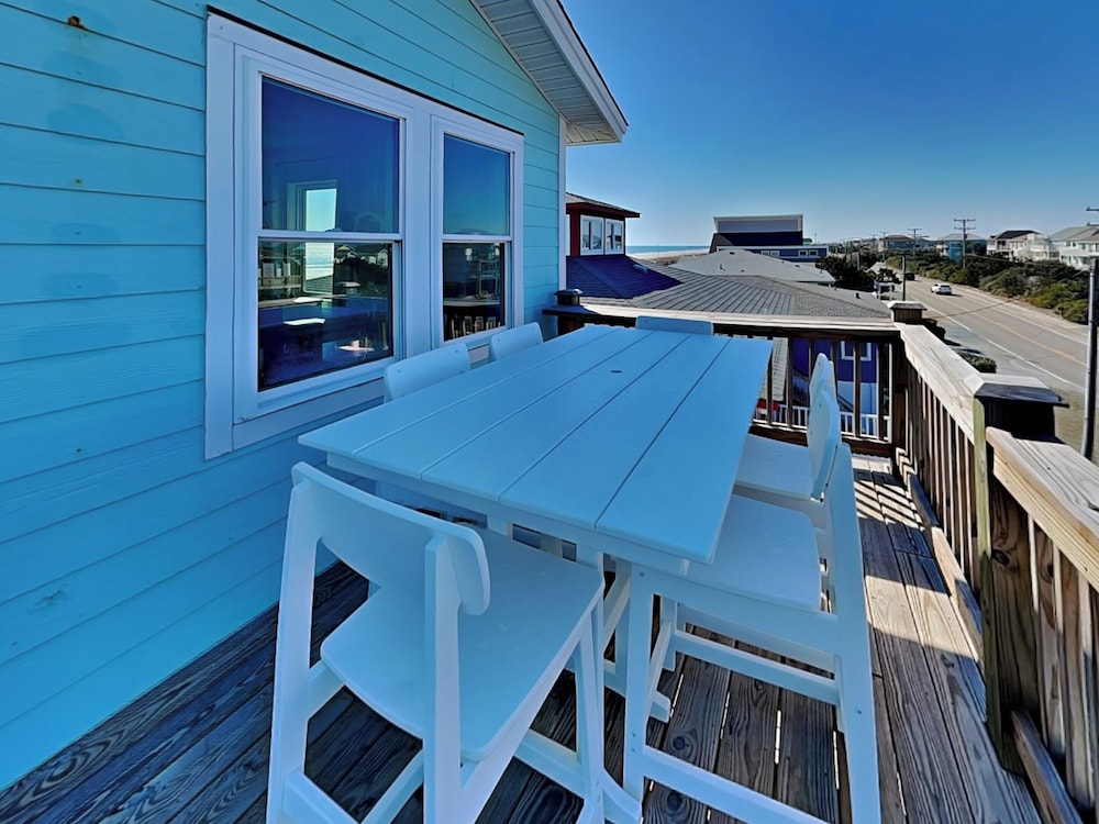 Walking on Sunshine by Topsail Realty
