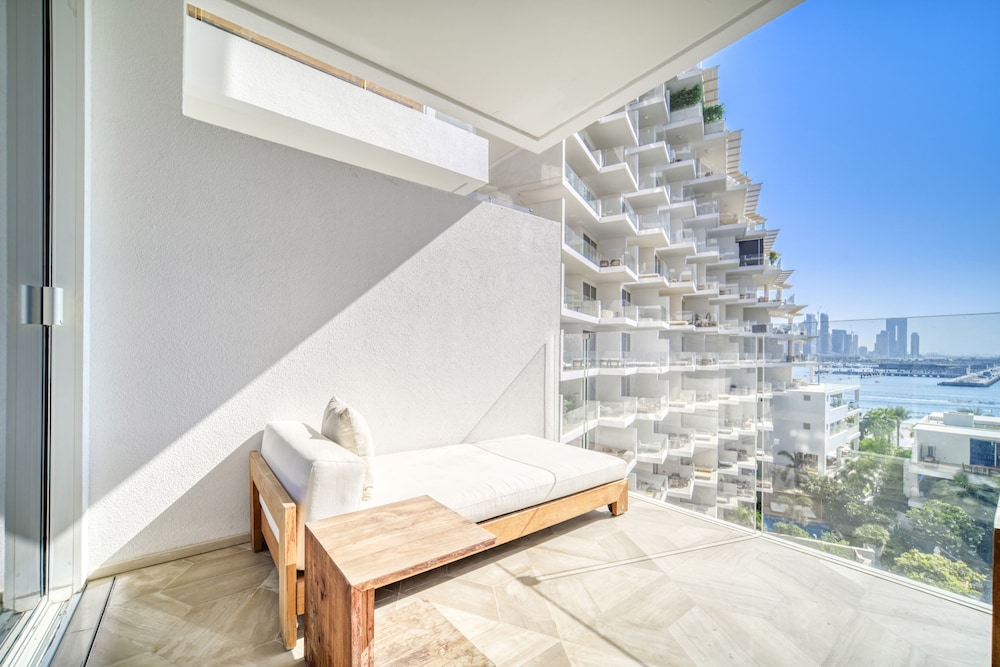Five Palm Jumeirah Residences -Mint Stay