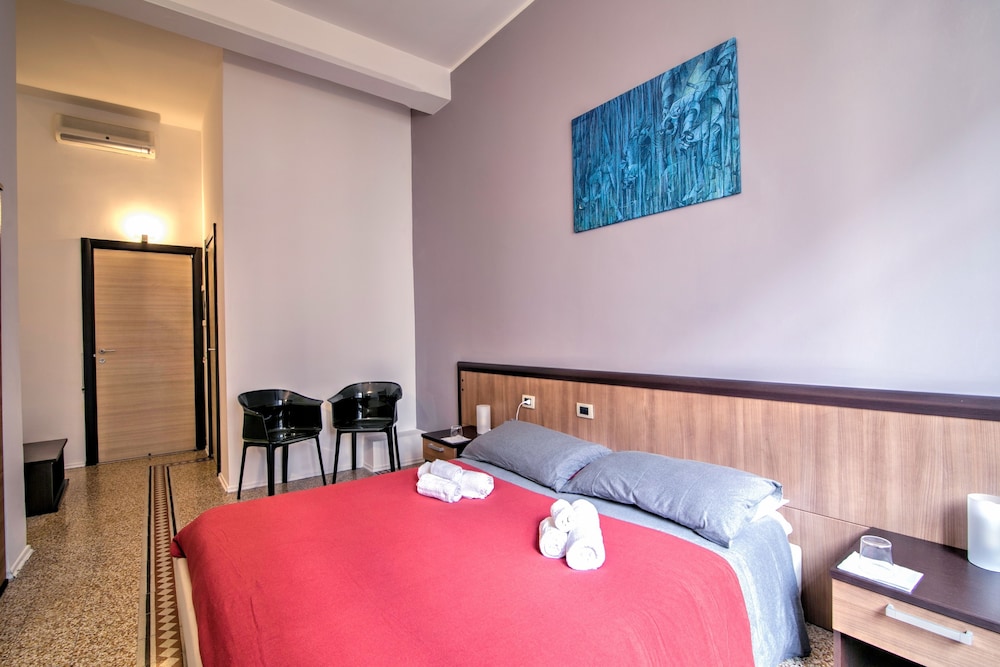 Maqueda Central Suites en Palermo — hotel room
