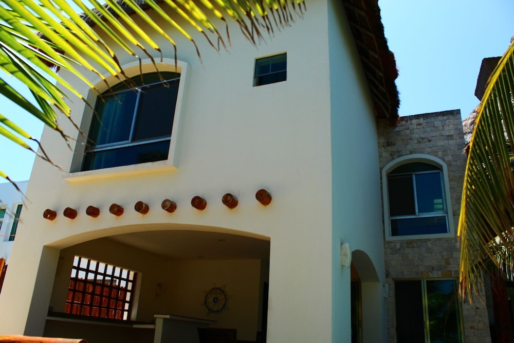 Box Cay Luxury Ocean Front Villa