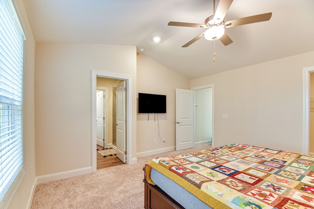 10 Mi to Downtown: Raleigh Family Retreat