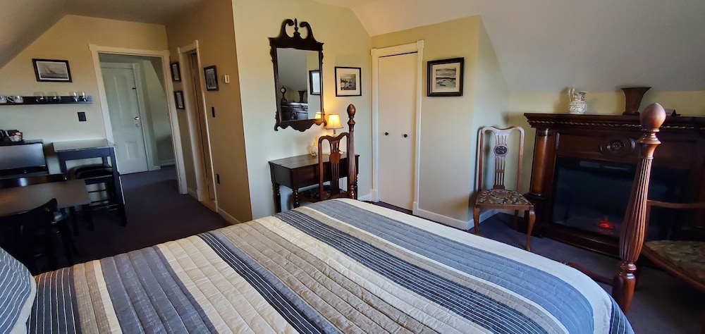 Amherst Shore Country Inn