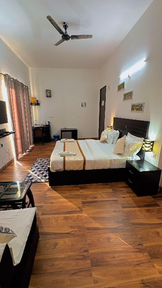 Pearl Suites at Omex Enternity