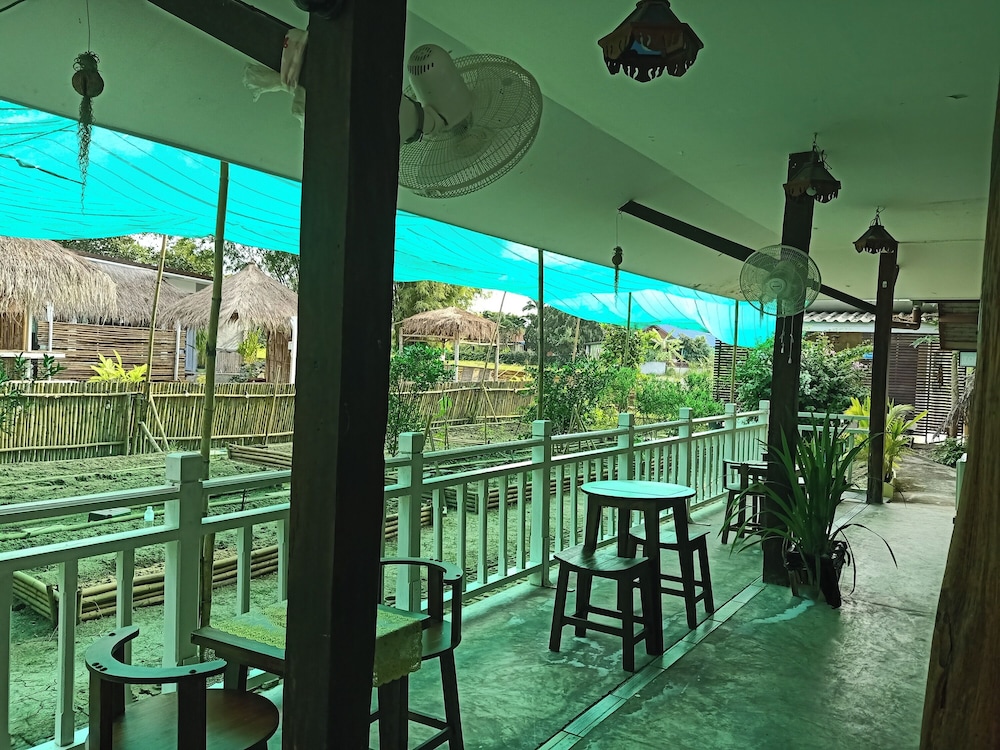 The Forest Hill Cafe & Homestay