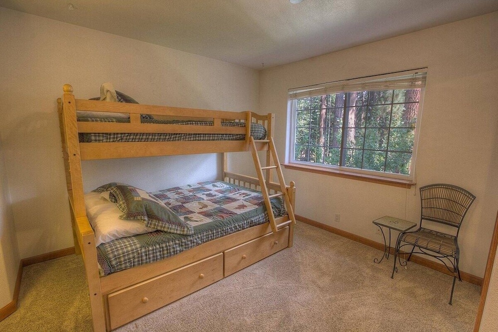 Wolfpack Refuge 4 Bedroom Home by RedAwning view 4