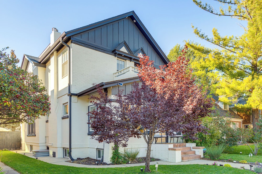 Wash Park Access: Denver Apt w/ Outdoor Dining!