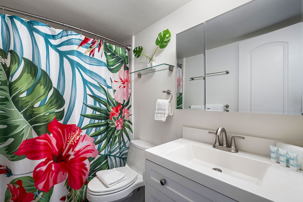 Maui Vista 2-301 - Modern and Bright Renovation in Building 2, No Carpet, AC!