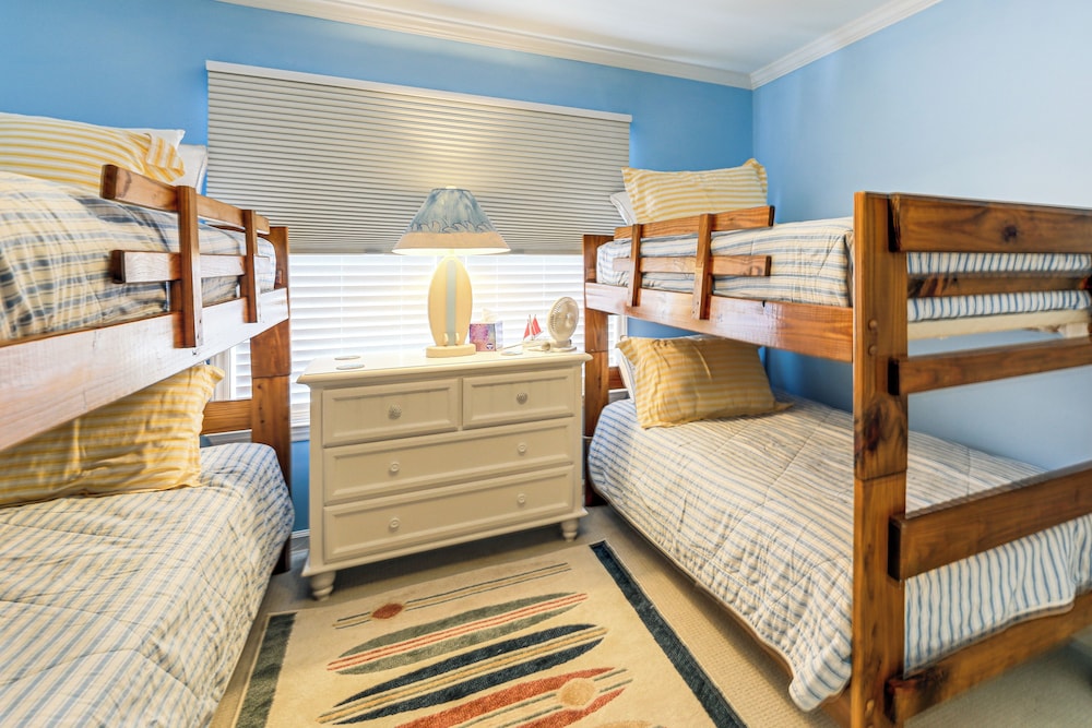 Marina Views, Walk to Beach: Atlantic Beach Condo!