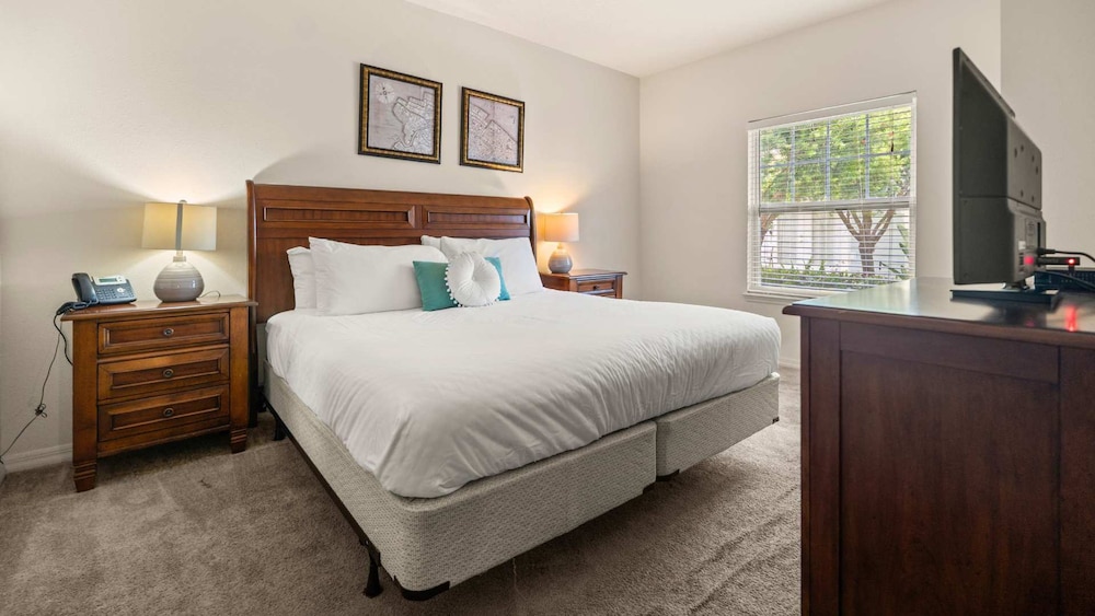 Upstay Modern 3BR Townhome w Pool Near Disney