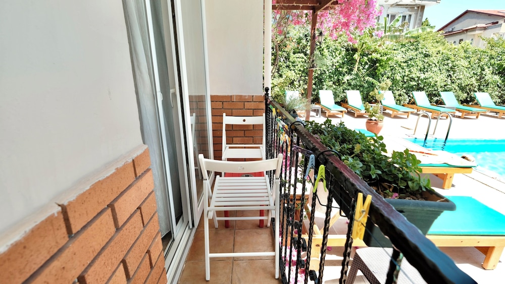 Ten Apart Hotel - Image 15