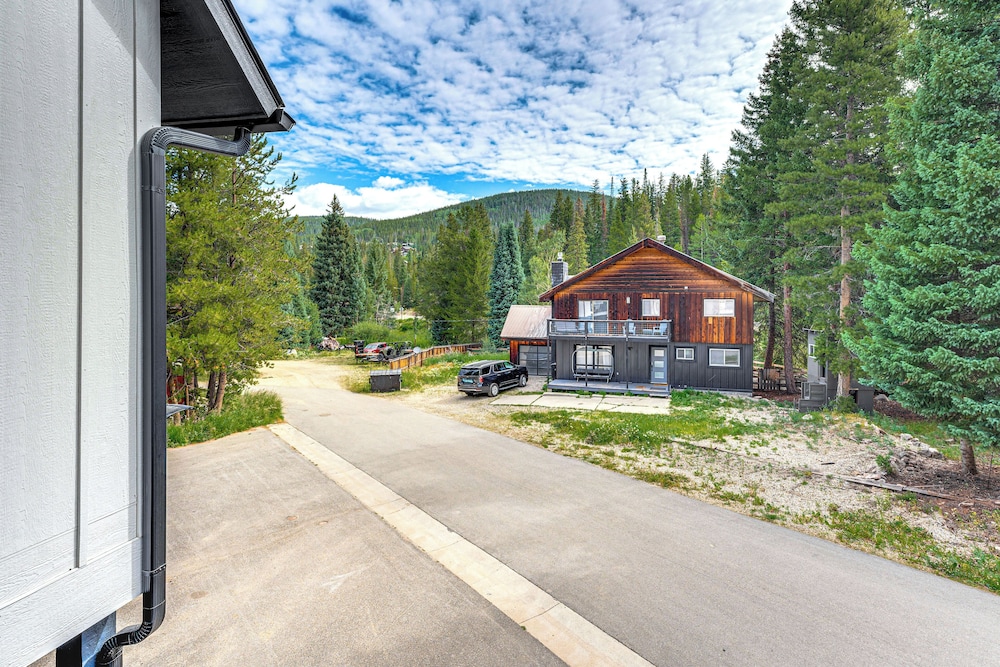 Ski-in/ski-out Gemini Lift Access! Home w/ Hot Tub