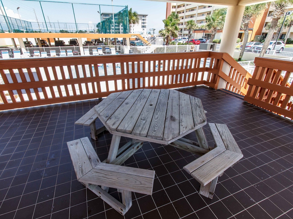 Surf Dweller 709 by Brooks and Shorey Resorts