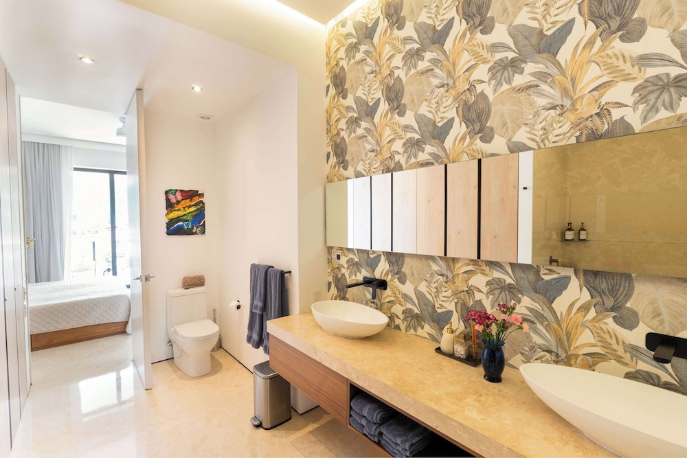 Soho PV Stunning Views Luxury Heated Rooftop Pool