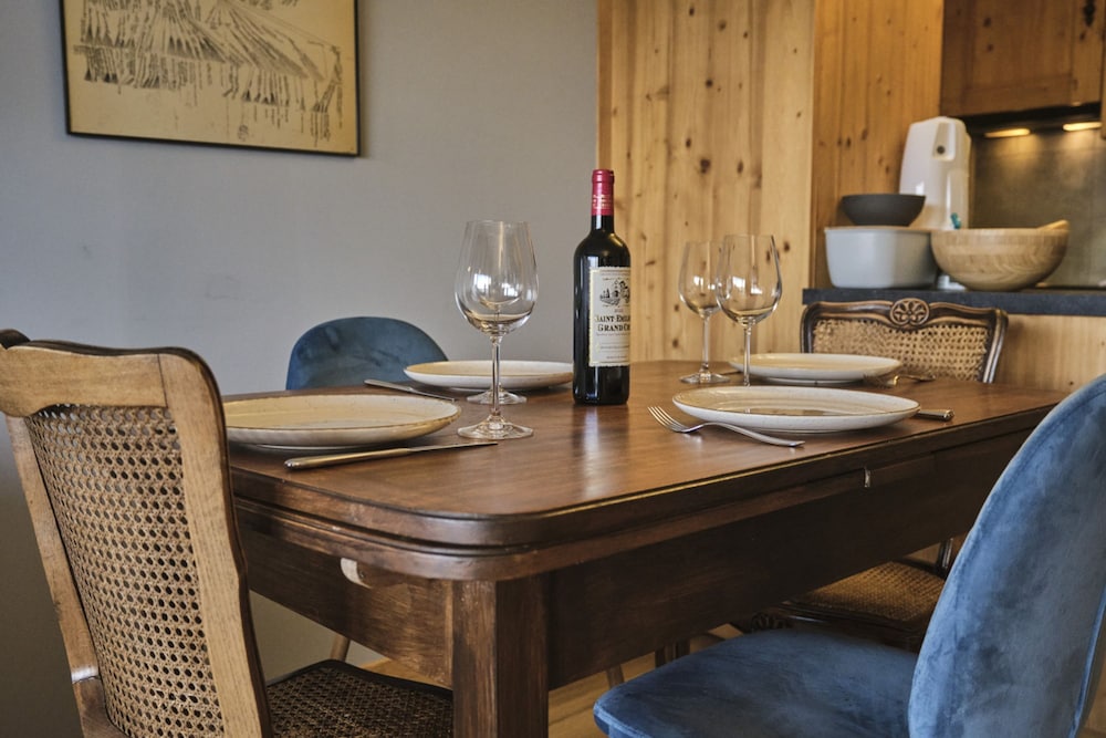 Cosy Apartment in the Centre of Town With Views and Parking