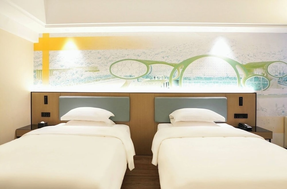 yi xuan hotel - bus station