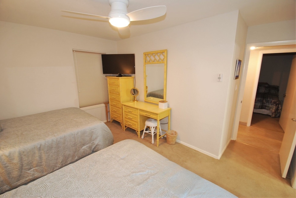 Summit Condo Unit #704 3 Bedroom Condo by RedAwning