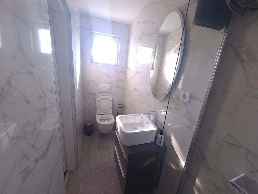 Impeccable 2-bed Apartment in Rab view 4