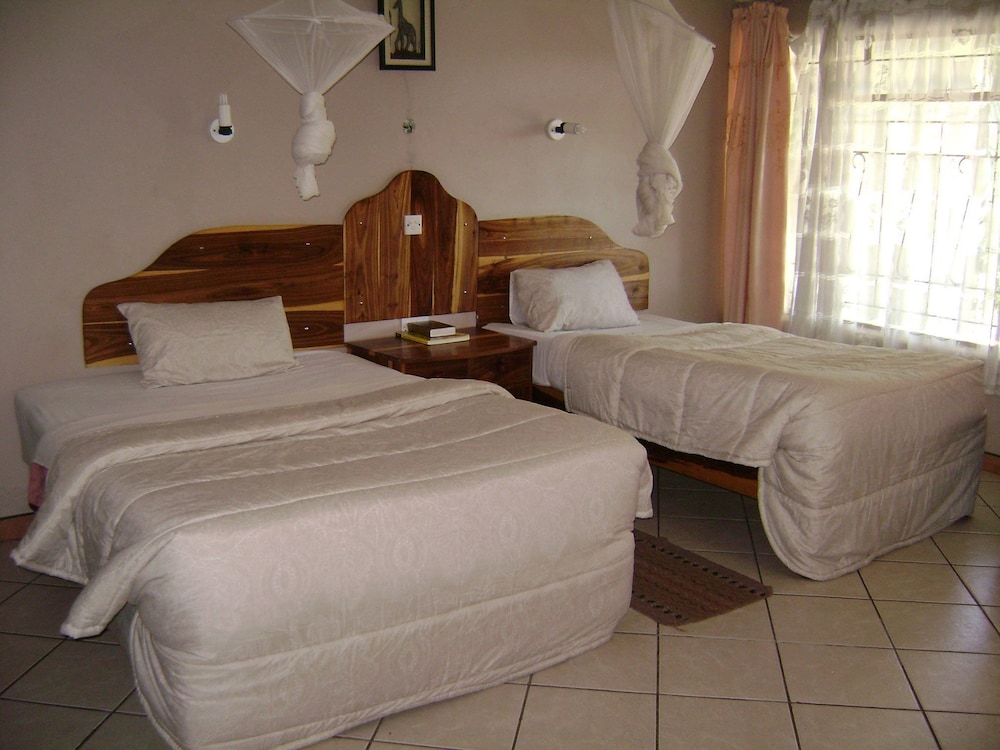 Decha Guest Lodge