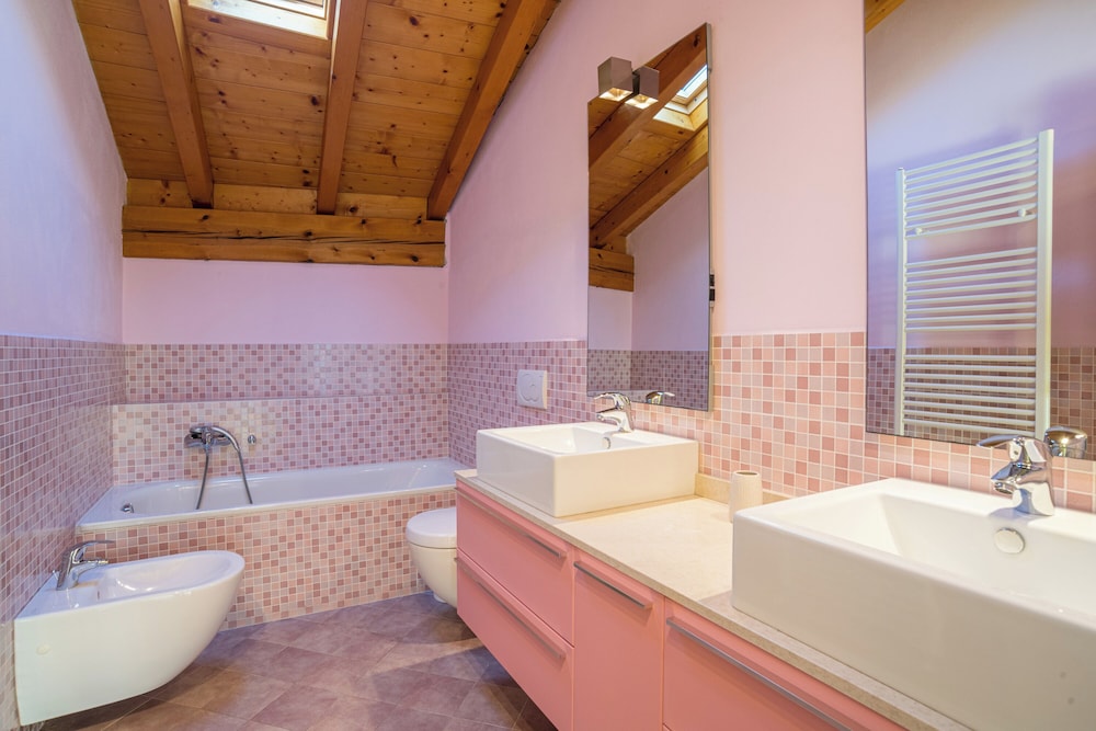 Cremia Dreamhouse