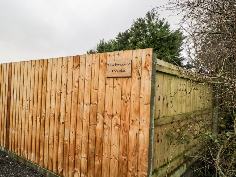 Halmore Pod
