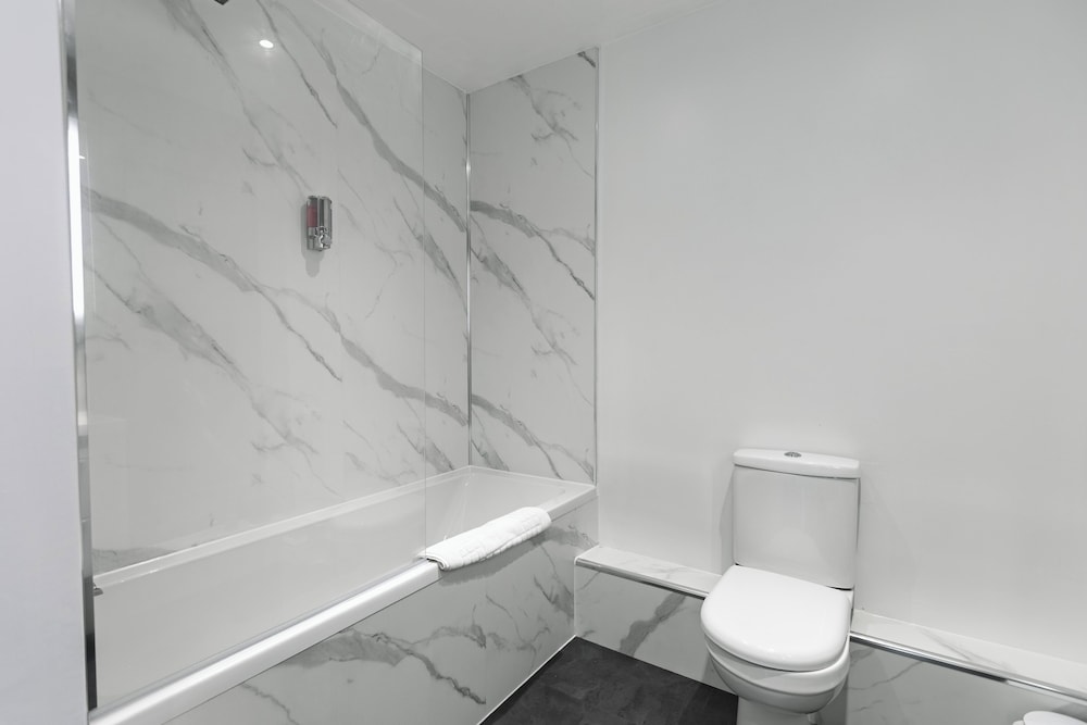 West Hull 2 bed apartment with Parking