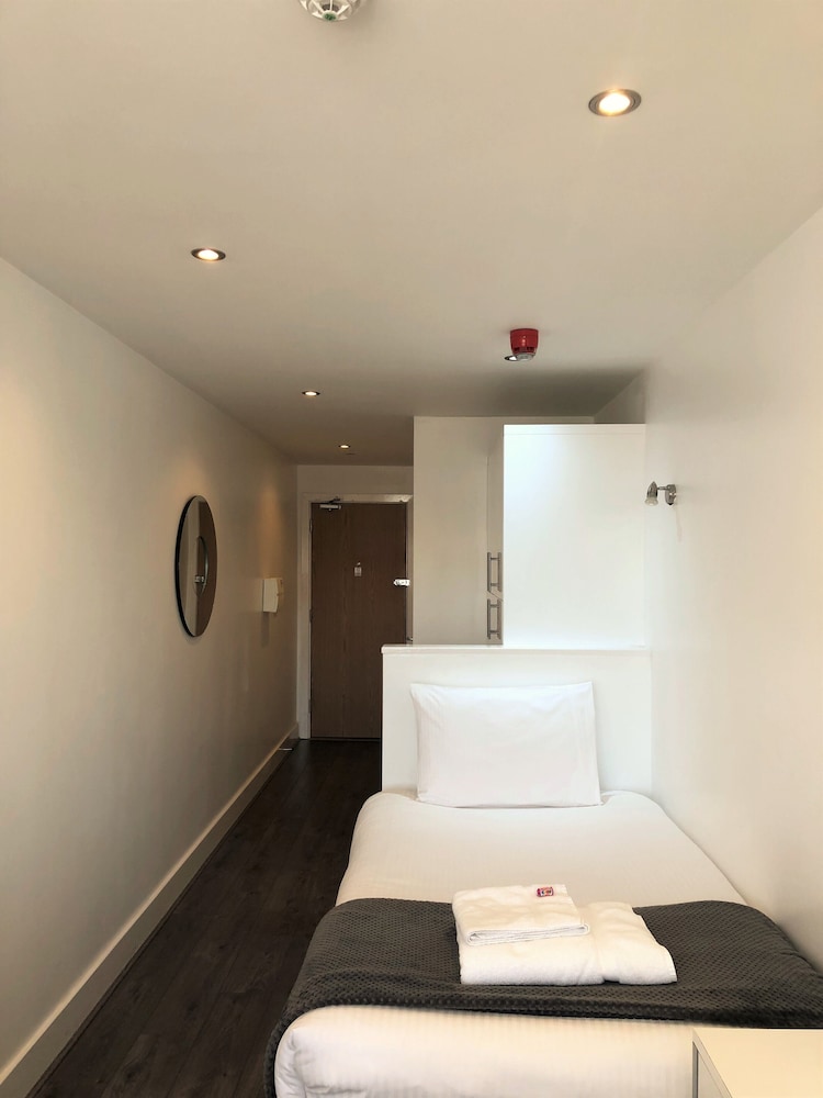 Fox House, Studio Apartments